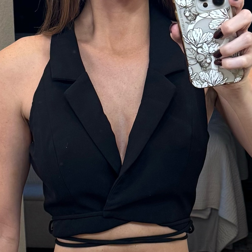 Black crop top